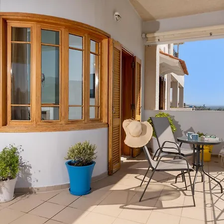 Vilă La Serena & Farm With Heated Pool