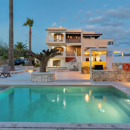 Vilă La Serena & Farm With Heated Pool *